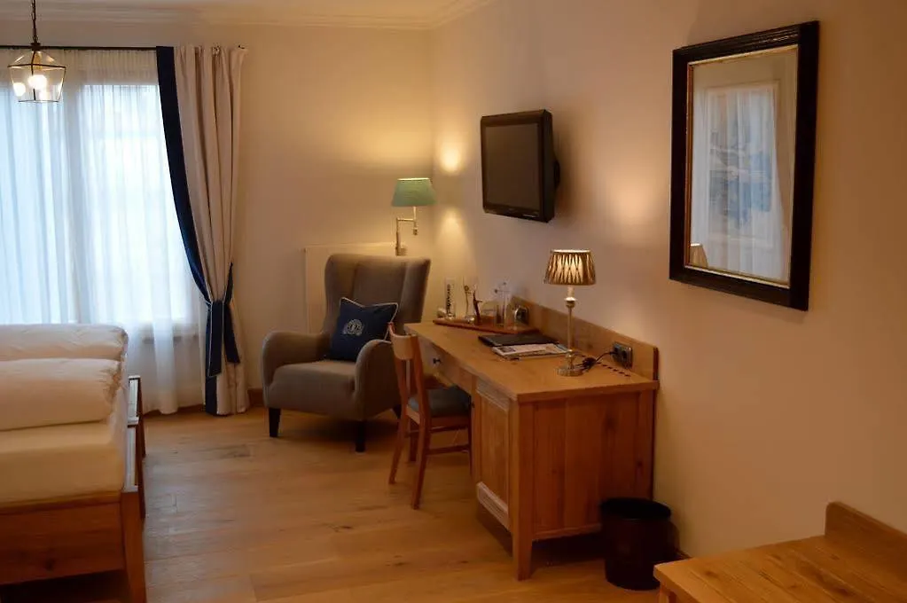 Hotel & Gaststaette Zum Erdinger Weissbraeu Munich 3*,